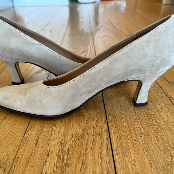 Ann Taylor Suede Pumps, Size 7.5 - Picture 6 of 8